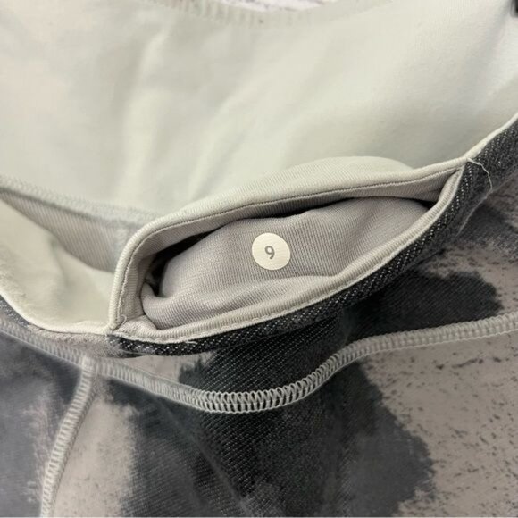 Lululemon Wunder Under Pant Floral Platoon Print Size 6 - Picture 4 of 5